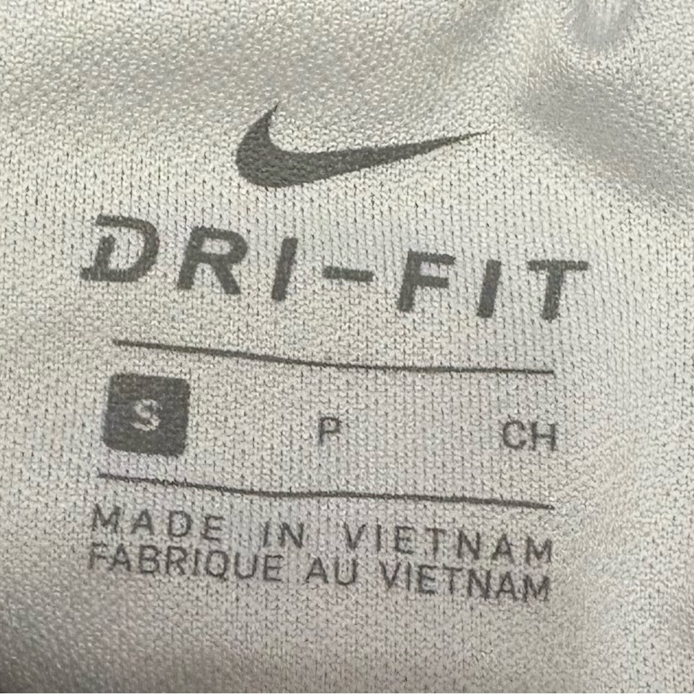 Nike Women's White Athletic‎ Shorts - Picture 3 of 4